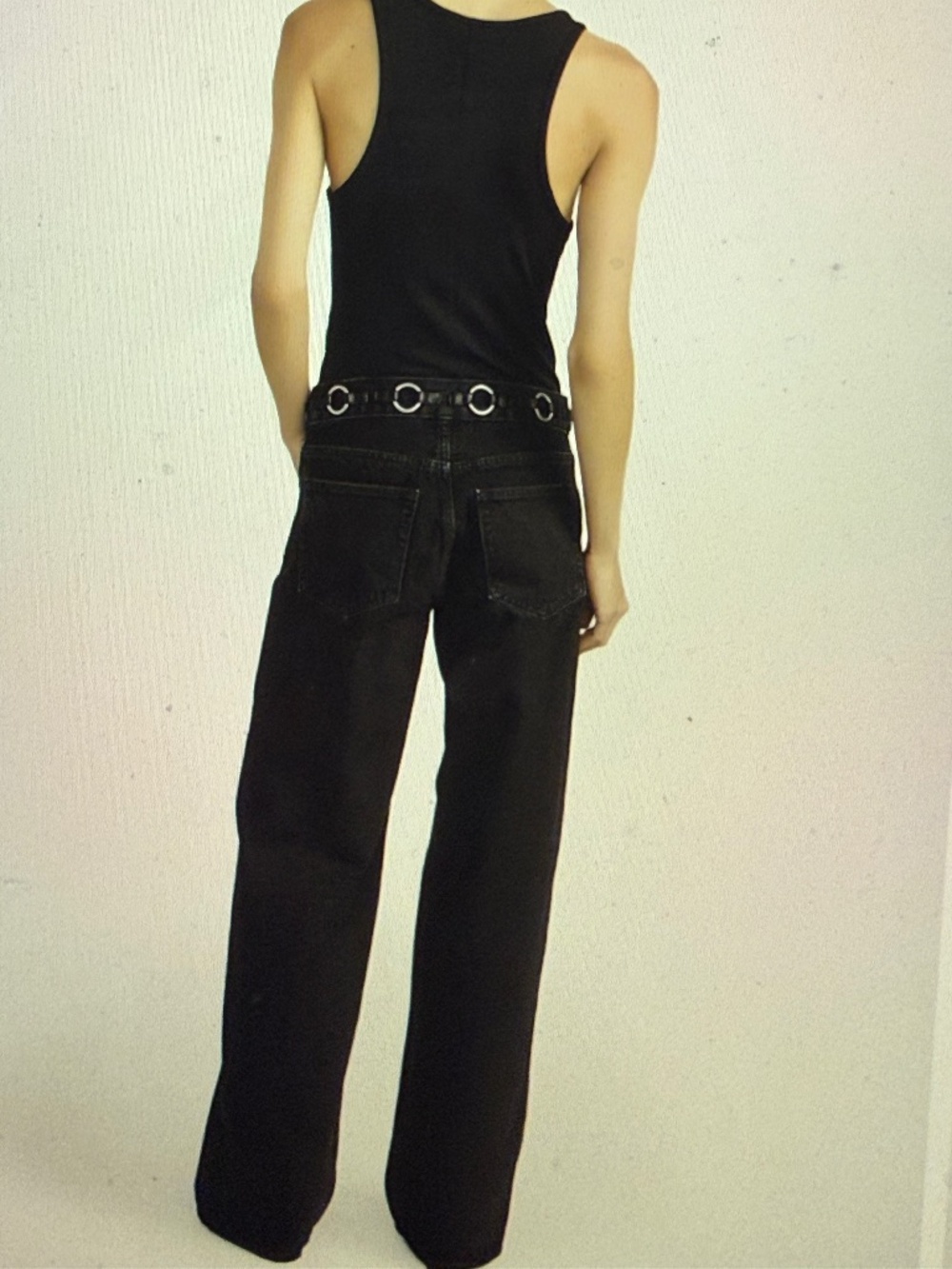 FRAME  THE O -RING STROLL ,Mid -Rise  Jeans, Wilde -leg ,, Size 28- 29 , Sutro